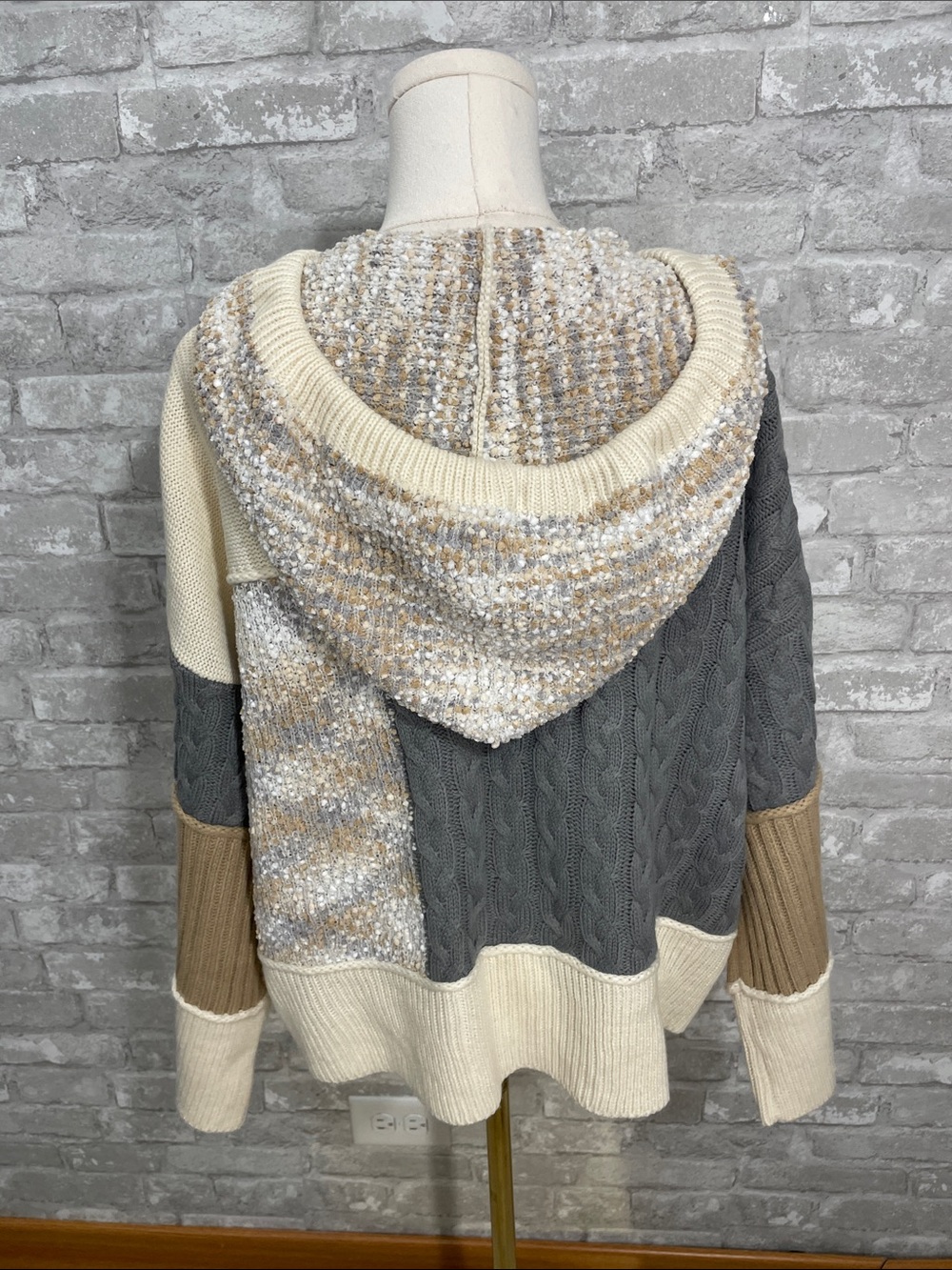 POL Patchwork Hooded Cardigan in Cream, Gray & Tan - Picture 4 of 7